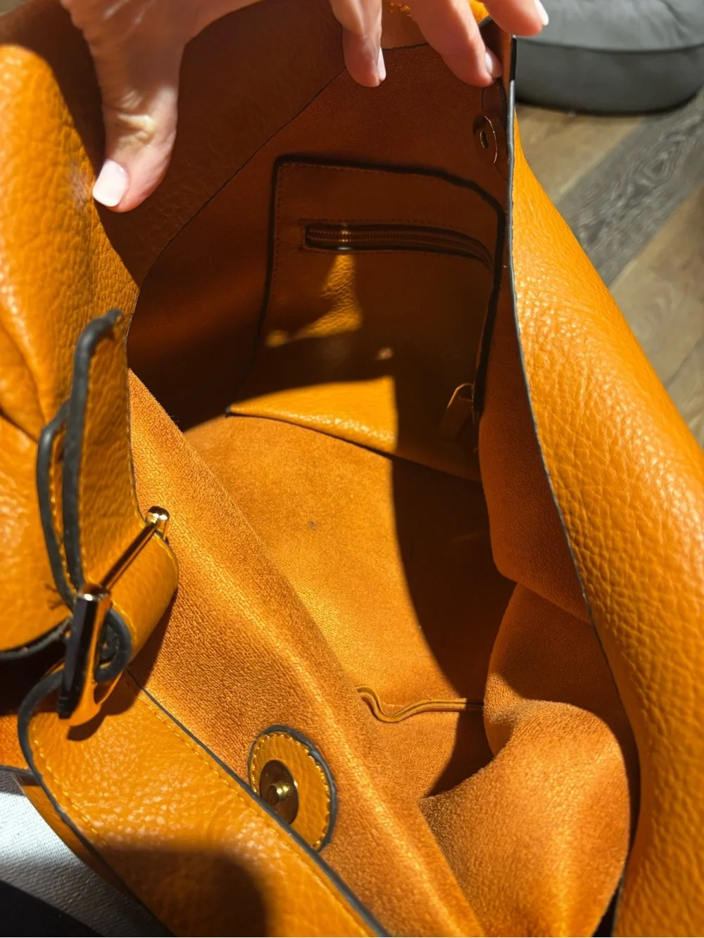 Women’s Camel Leather Hobo Style Bag
